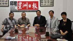 中国金年会集团董事长陈巨余率团访问星洲日报