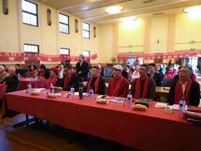 澳大利亚路比市议员博兰敦，奥本市荣誉市长林丽华，澳大利亚墨尔本霍桑国家综合医学学院肿瘤专科医生斯鲍教授,澳大利亚威尔士王子医院约翰·季拉德博士,香港中文大学医学院李刚教授,中非总商会中国大健康工作委员会主席、中国人民大学健康与医药产业研究所执行所长、金年会生物集团创始人、董事长、超抗原之父陈巨余教授等分别致辞。来自世界各地的百余名专家教授、医务工作者、康养业界人士与企业家代表及新闻记者出席会议。